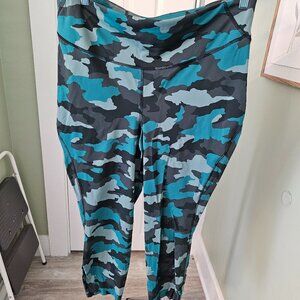 Lululemon Base Pace High Rise Crop 21" Leggings Womens Size 16 Teal Camo